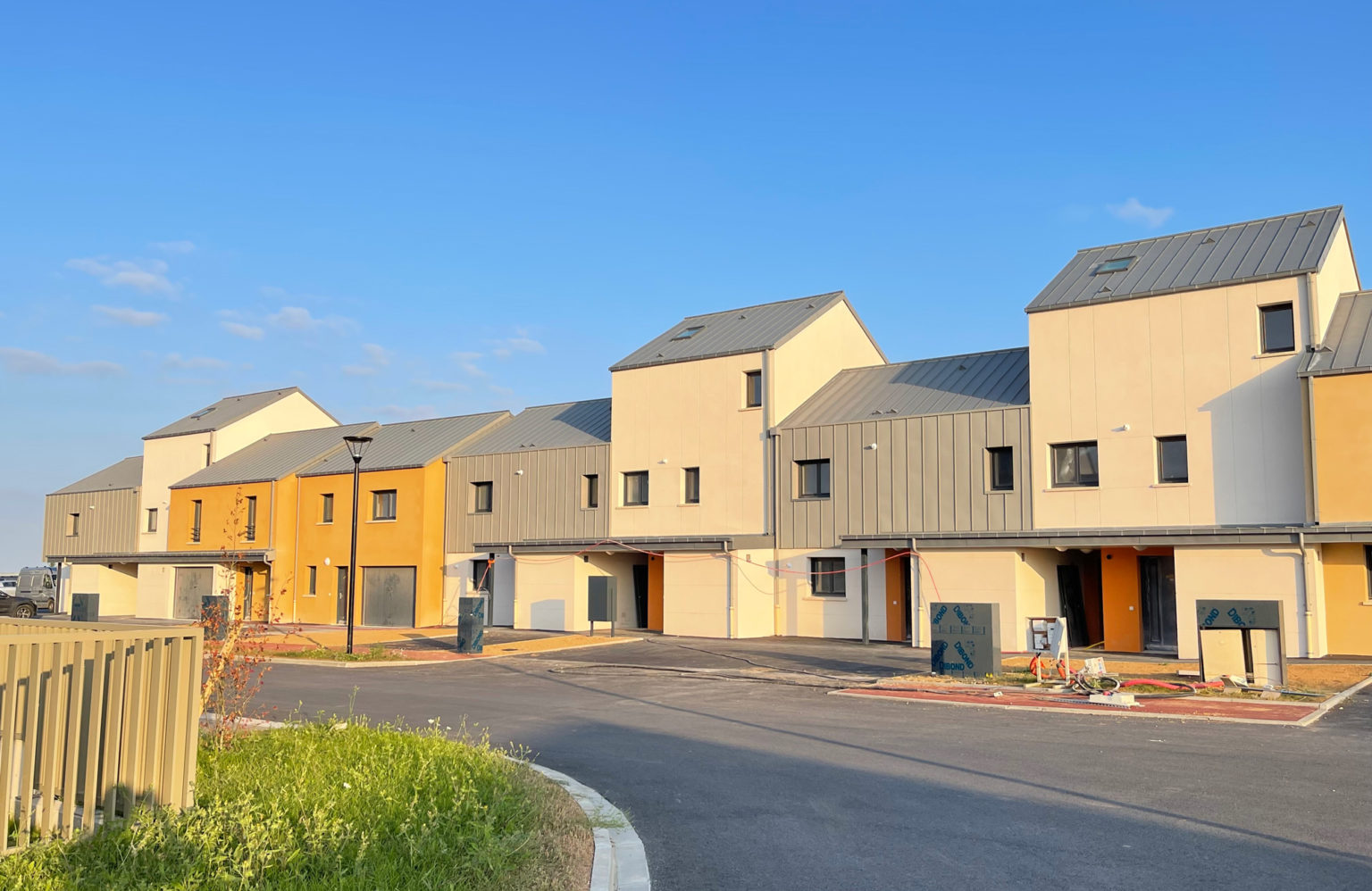 16 logements intermédiaires et individuels à Carpiquet - Agence ...